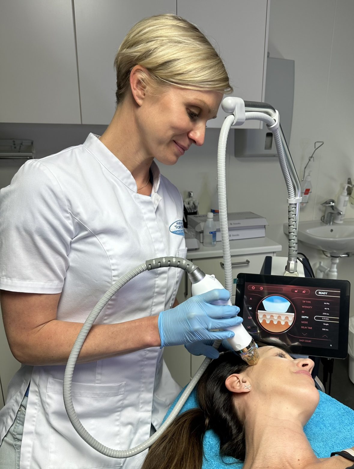 Secret RF microneedling Dr Tore